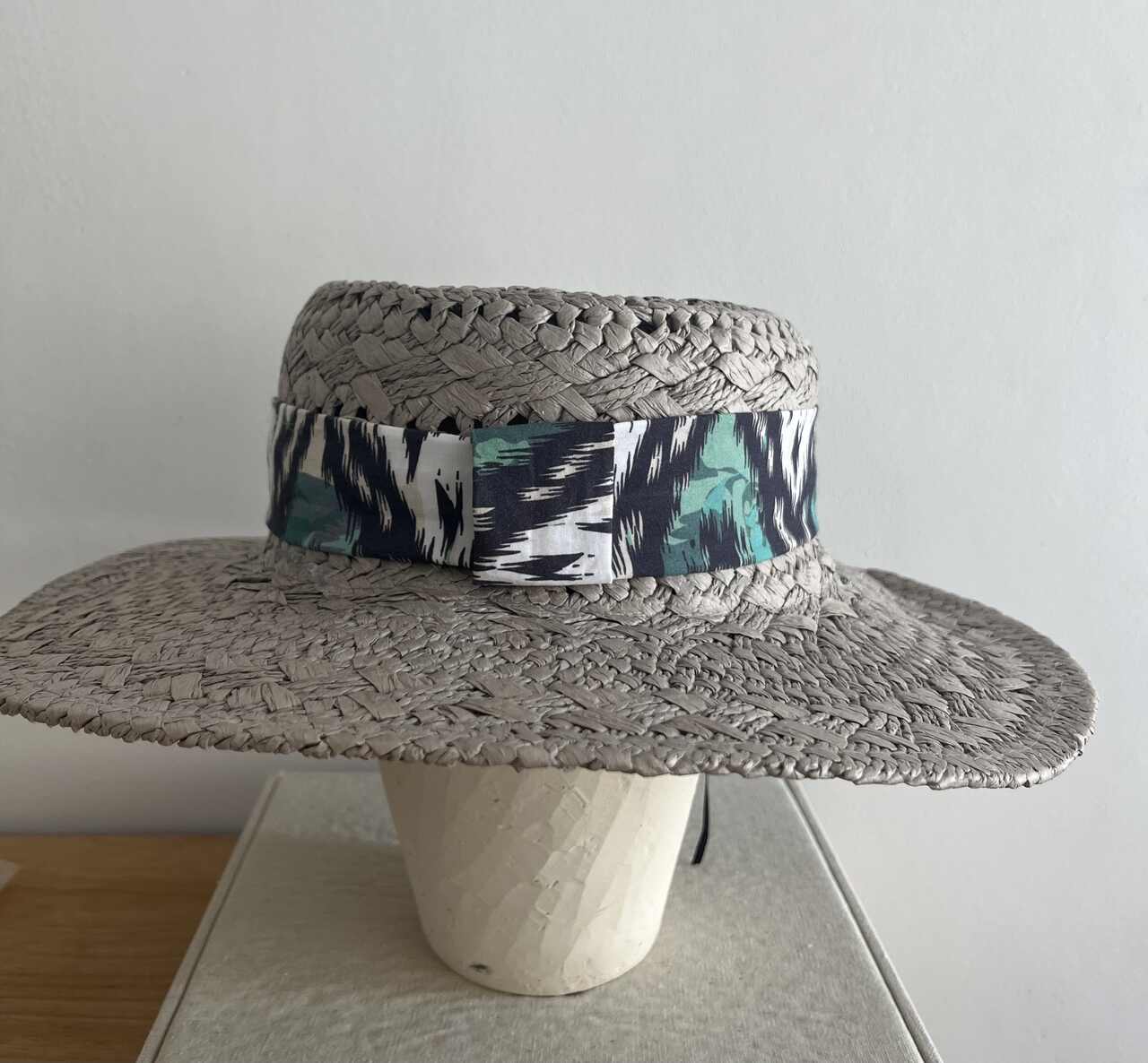 SOMBRERO GRIS NOVE