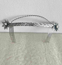 Cargar imagen en el visor de la galería, TIARA LABRE PLATA VIEJA
