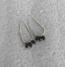 Cargar imagen en el visor de la galería, PENDIENTES COLGANTE OVALADO Y CRISTAL NEGRO
