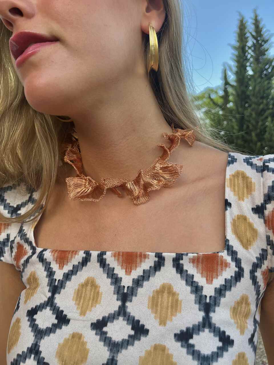 COLLAR DE HOJAS EN ALAMBRE DE COBRE