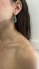 Cargar imagen en el visor de la galería, PENDIENTES GOTA PIEDRA
