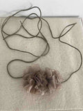 CHOKER FLOR TAUPE