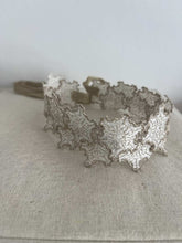 Cargar imagen en el visor de la galería, CHOKER BORDADOS
