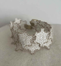 Cargar imagen en el visor de la galería, CHOKER BORDADOS
