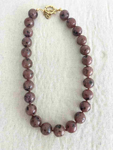COLLAR MARRON ROSADO
