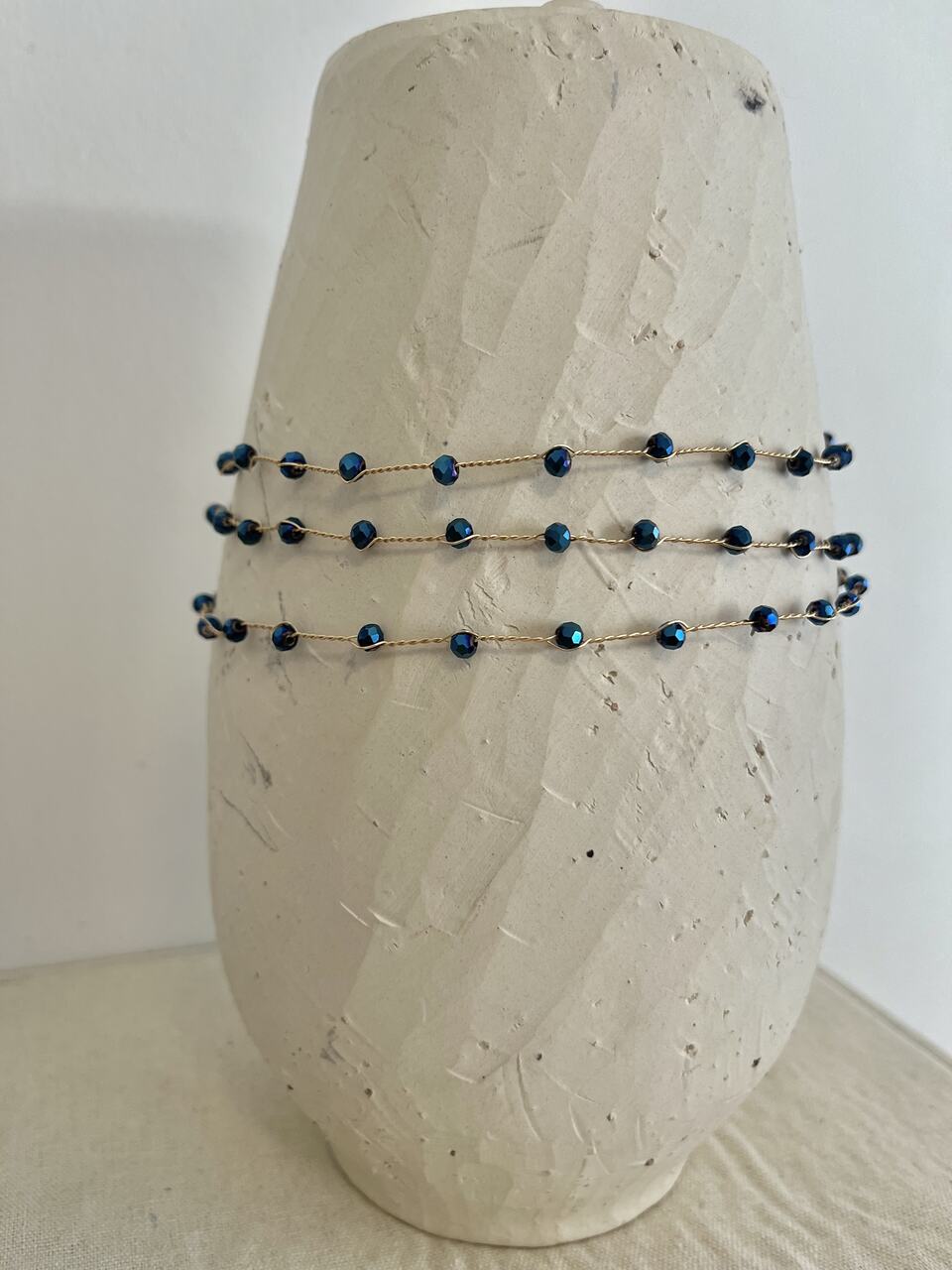 CHOKER HILOS DORADOS AZUL OSCURO