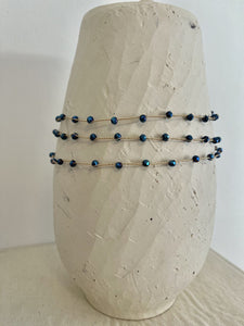 CHOKER HILOS DORADOS AZUL OSCURO
