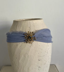 CHOKER GASA AZUL KLEIN