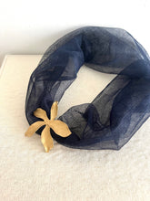 Cargar imagen en el visor de la galería, CHOKER MARINO FLOR MAX

