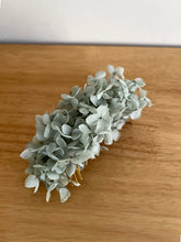 Cargar imagen en el visor de la galería, TOCADO HORTENSIAS VERDE HIELO
