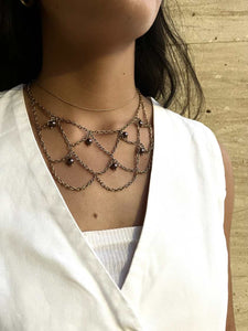 COLLAR PANAL PERLA BERENJENA