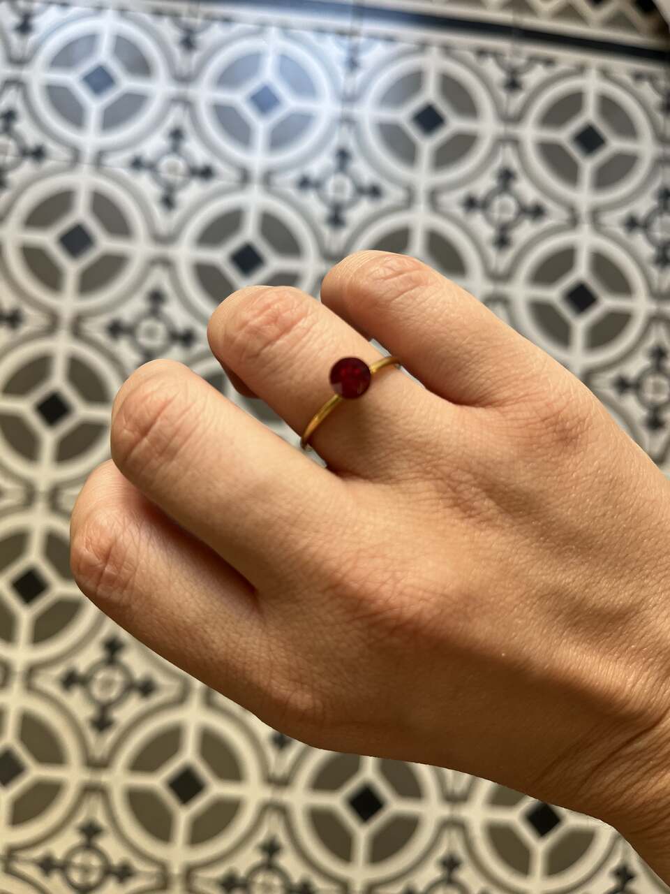 ANILLO PIEDRA PIRAMIDE
