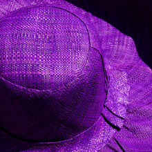 Cargar imagen en el visor de la galería, Sombreros de rafia Capeline artesanía de Madagascar
