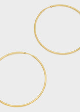 Cargar imagen en el visor de la galería, PENDIENTES DE ARO GRANDE DORADOS
