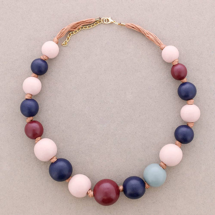 COLLAR BOLAS MADERA