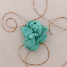 Cargar imagen en el visor de la galería, CHOKER FLOR GASA
