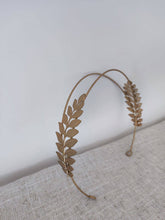 Cargar imagen en el visor de la galería, TIARA DIADEMA ROMANA
