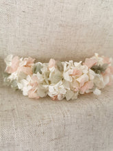 Cargar imagen en el visor de la galería, MEDIA CORONA HORTENSIAS PRESERVADAS
