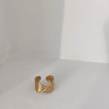 Cargar imagen en el visor de la galería, ANILLO HUG
