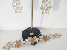Cargar imagen en el visor de la galería, CHOKER GEA FLOR MAXI
