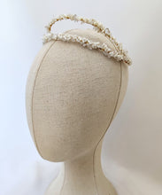 Cargar imagen en el visor de la galería, TIARA DOBLE  NACAR

