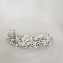 Cargar imagen en el visor de la galería, TOCADO PANICULATA FLOR MANZANILLA

