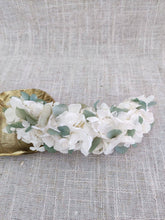 Cargar imagen en el visor de la galería, TOCADO HORTENSIA BLANCA
