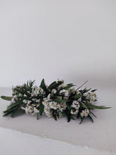 Cargar imagen en el visor de la galería, TOCADO OLIVO LIMONIUM

