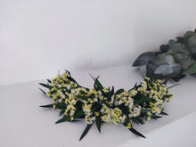 Cargar imagen en el visor de la galería, TOCADO OLIVO LIMONIUM
