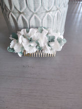 Cargar imagen en el visor de la galería, TOCADO HORTENSIA BLANCA
